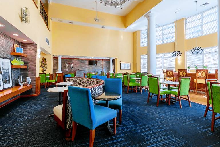 Hampton Inn & Suites by Hilton Jacksonville Deerwood Park — photo 3