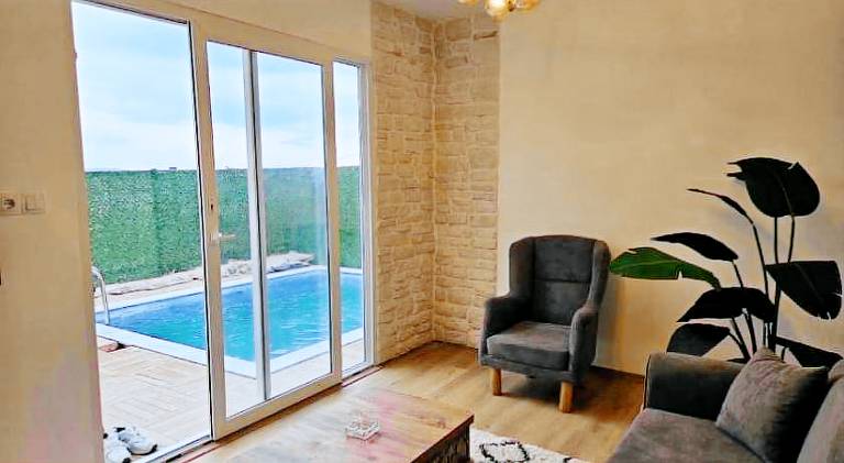 Villa with pool — photo 3