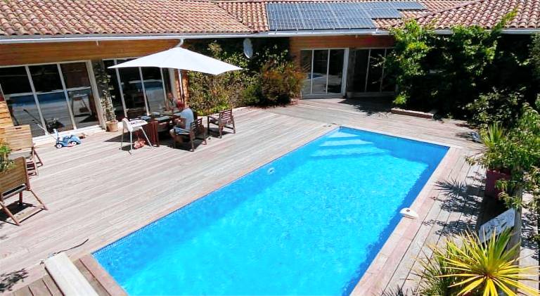 Villa with pool in Biscarrosse