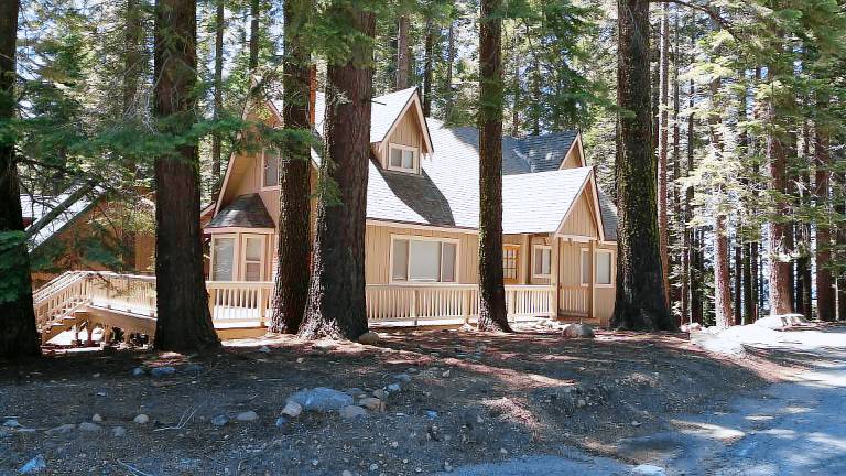 Cabin Strawberry