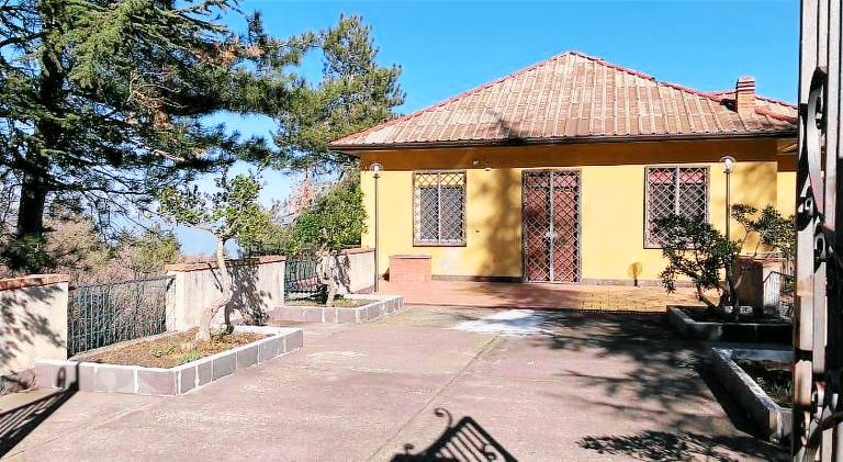 House with 2 rooms for 7 persons in Linguaglossa