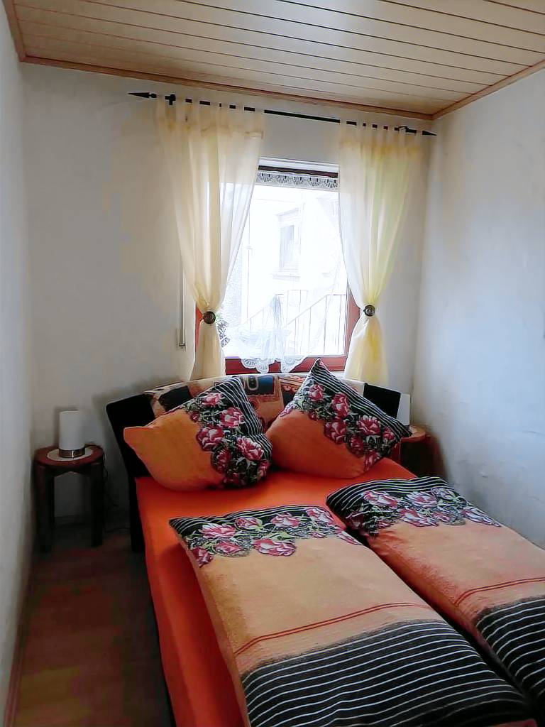 Apartment with patio & yard | Garden view — photo 3