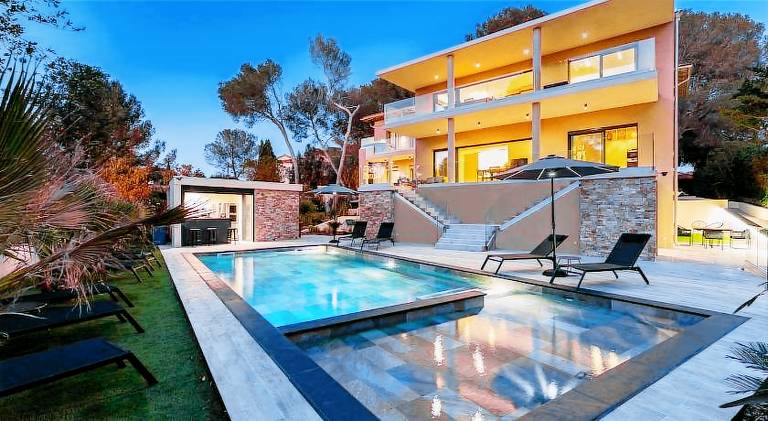 Holiday apartment with hot tub & pool | Pet-friendly — photo 3