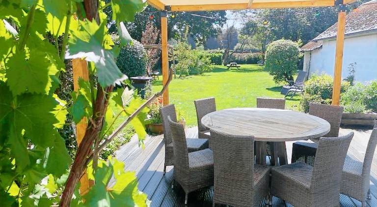Vacation home with patio, grill & yard — photo 5