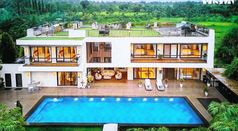Ample villa with patio, private pool & hot tub | Perfect for remote work | Pets allowed — photo 3