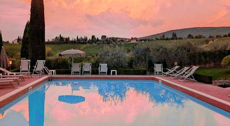 Child-friendly charming vacation home with terrace, pool & BBQ | Pet-friendly — photo 3