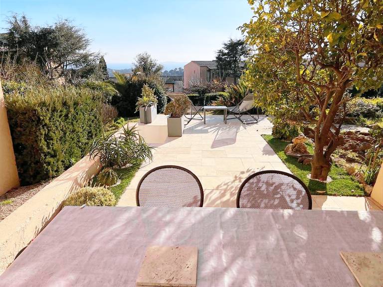 Nice rental apartment with yard & pool | Pet-friendly — photo 2