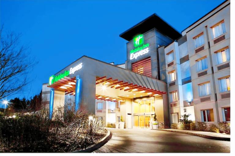 Holiday Inn Express & Suites Langley by IHG