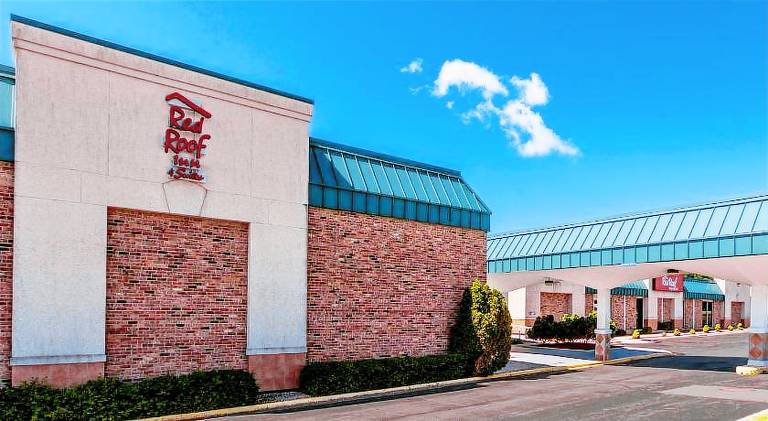 Red Roof Inn & Suites DeKalb — photo 3
