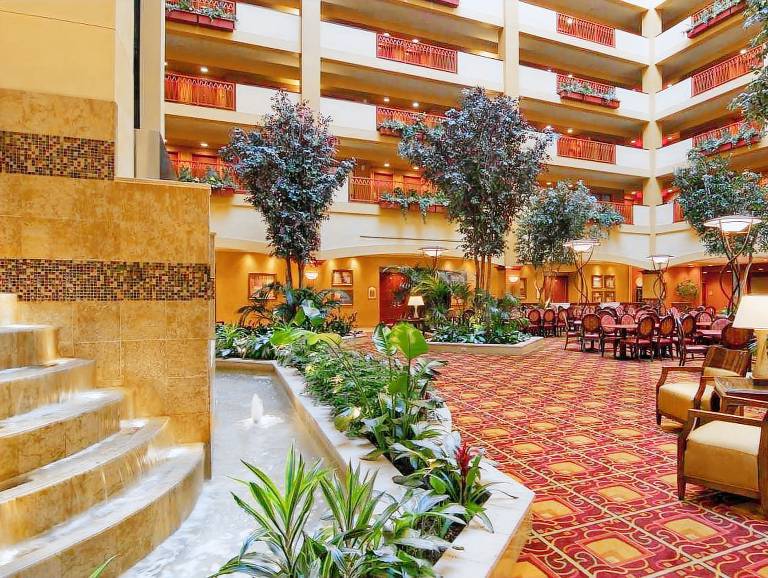 Embassy Suites by Hilton Hampton Convention Center — photo 4