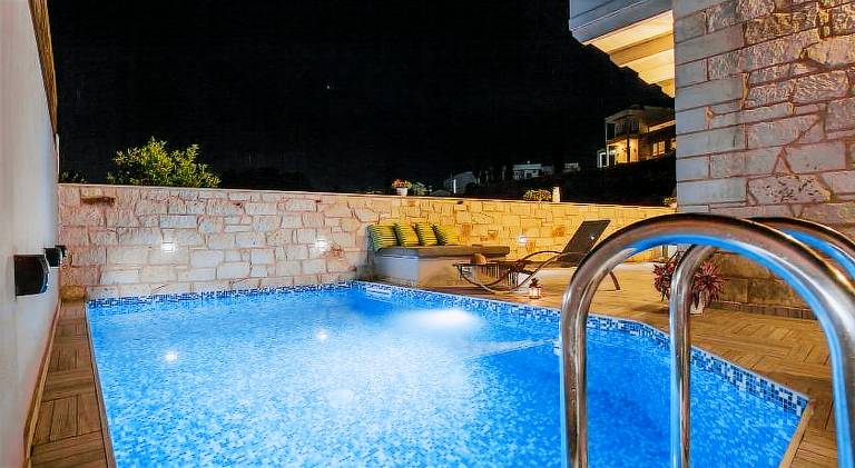 Fully equipped charming villa with patio, barbeque & private pool | Beach nearby | Dogs allowed — photo 3