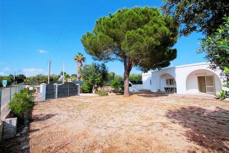 Rental apartment with garden & grill | Nature view — photo 2