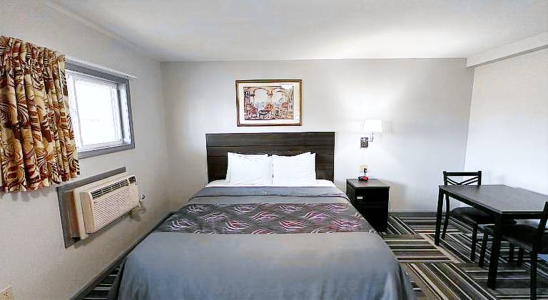 Relax Inn - Saginaw — photo 2