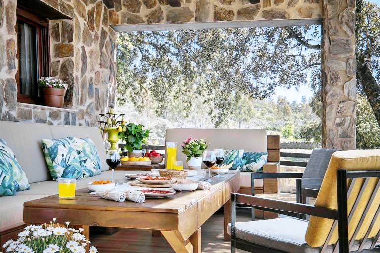 House with terrace, yard & grill — photo 4