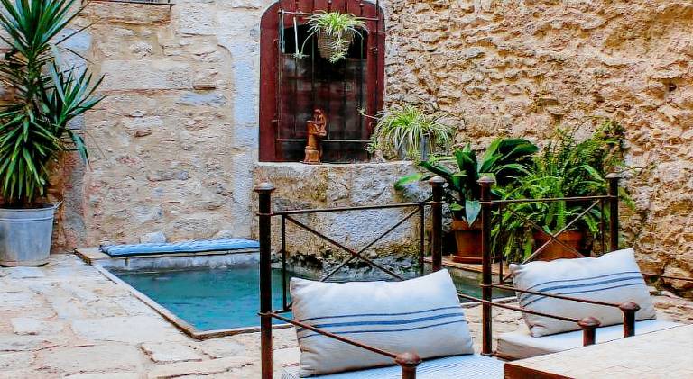 Serviced apartment with terrace, hot tub & garden | Near Girona Cathedral | Good for workation | Pets are welcome — photo 3