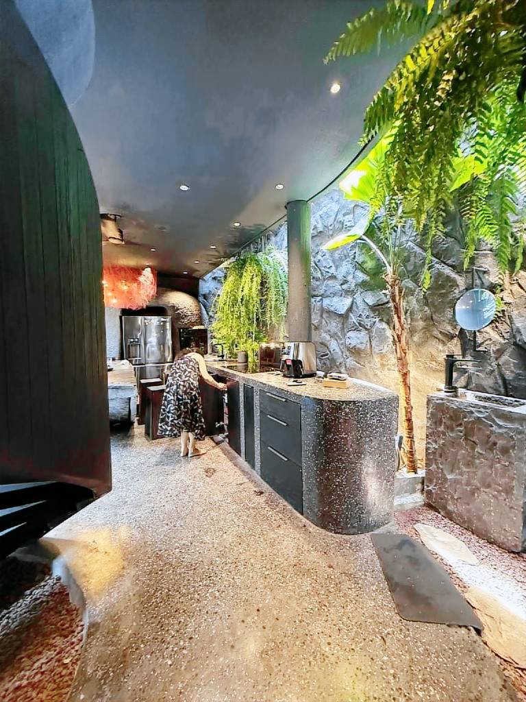 Villa with BBQ, pool & yard | Good for workation — photo 4