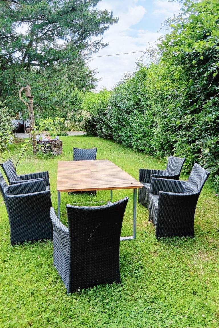 Apartment with yard, patio & barbeque | Nature view — photo 4