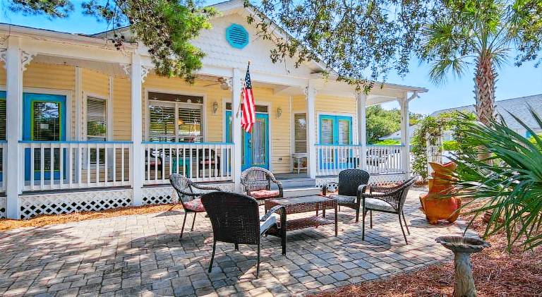 Pleasant vacation home with pool | Good for workation | Pet-friendly in Destin, FL
