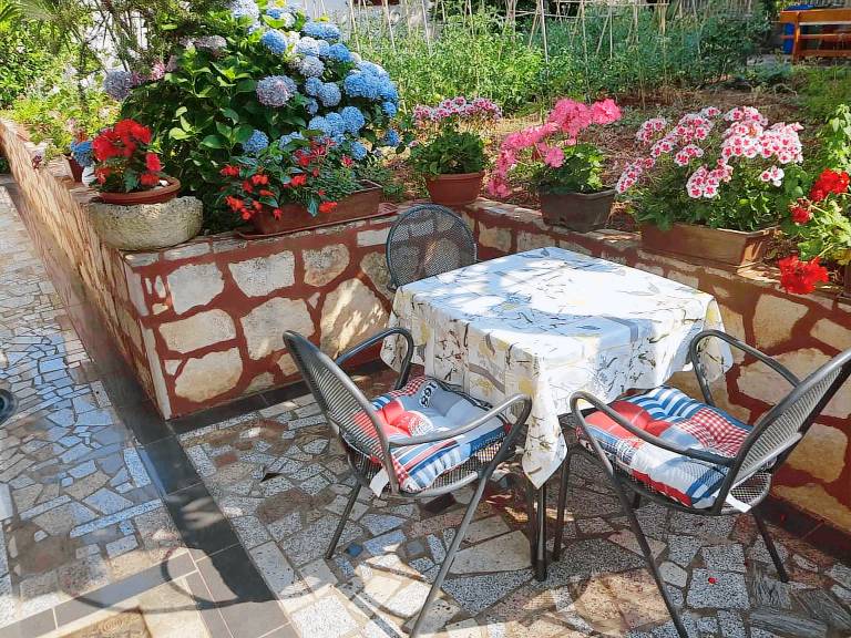 Studio with barbecue, terrace & yard | Close to the beach | Pets are welcome — photo 5