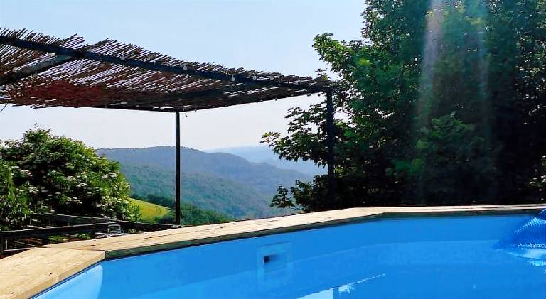 Vacation home with pool — photo 3