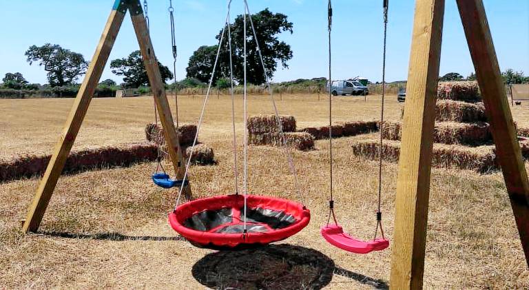 Shoreline Escapes at Hawthorn Field — photo 4