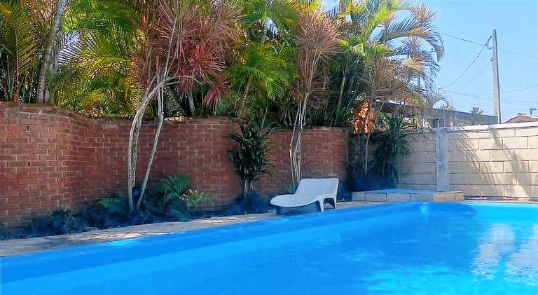 Vacation home with pool | Pets are welcome — photo 2