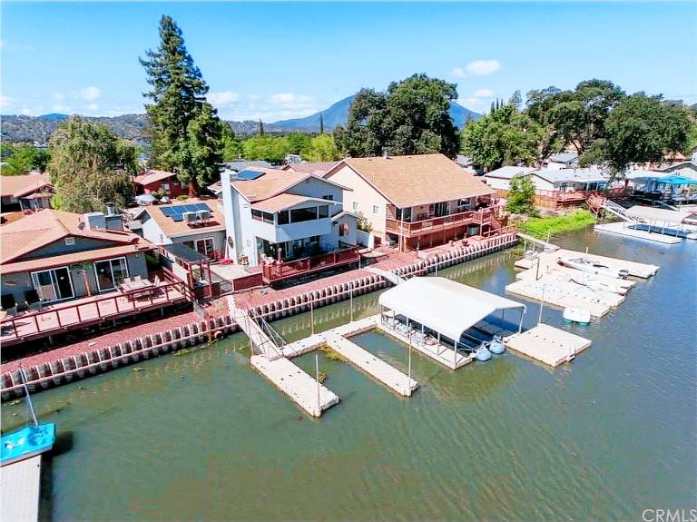 House Clearlake Oaks