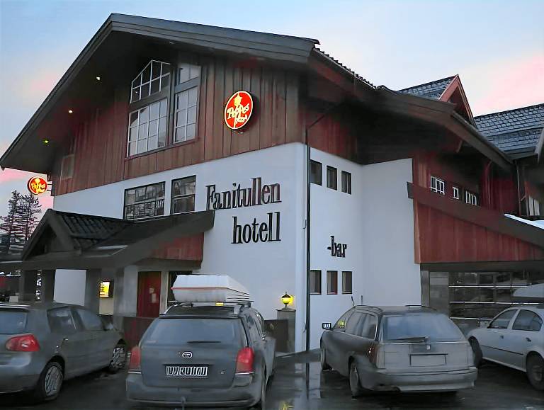 Holiday apartment with patio & sauna in Hemsedal