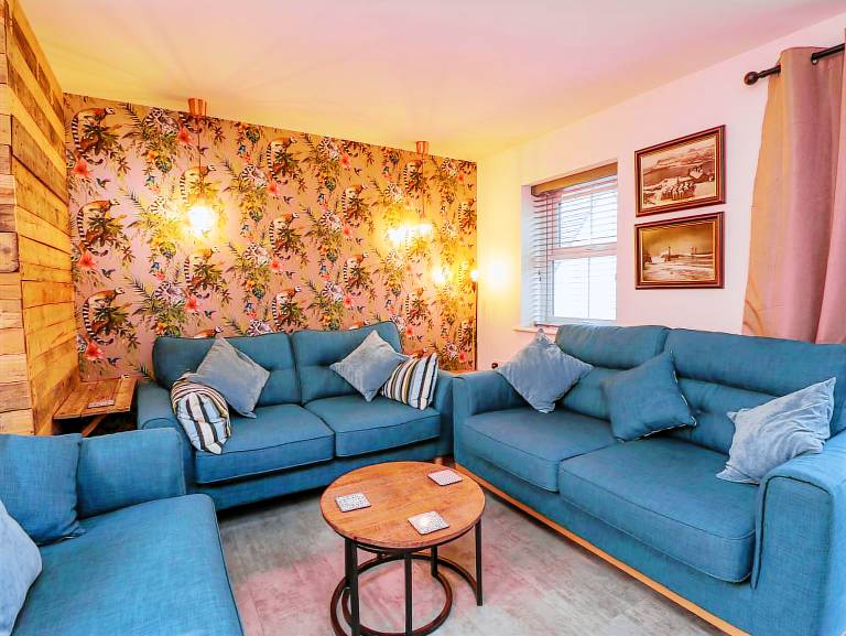 Fully equipped pleasant cottage with yard | Beach view | Dogs allowed — photo 2