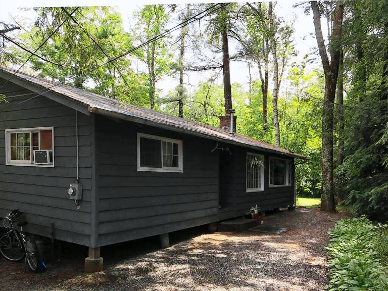 Cabin  Stockbridge