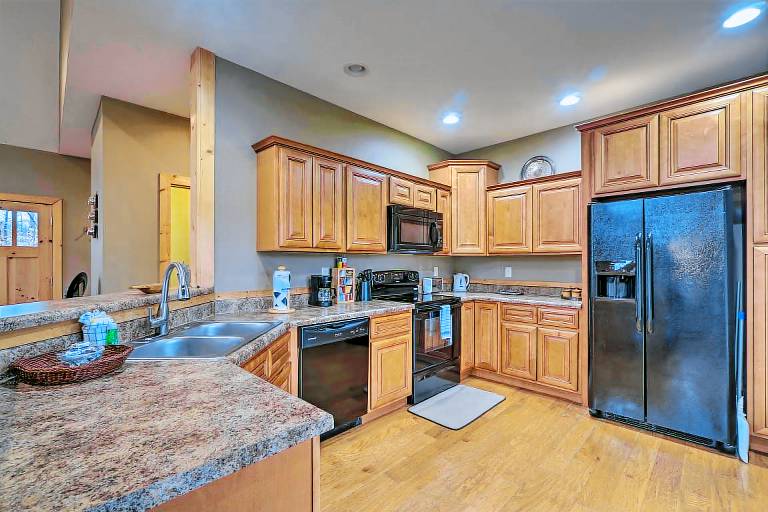 Sevierville Cabin w/ Lake Views & Wraparound Porch — photo 2