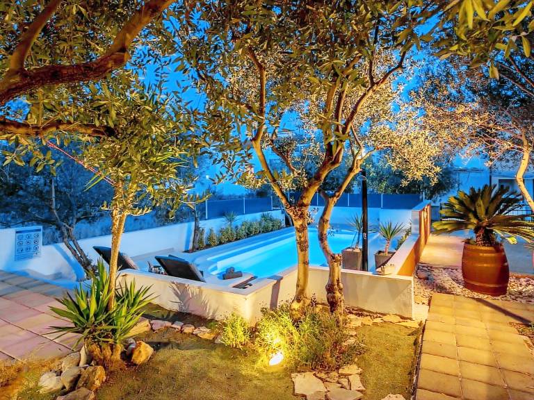 House with BBQ, terrace & garden — photo 2