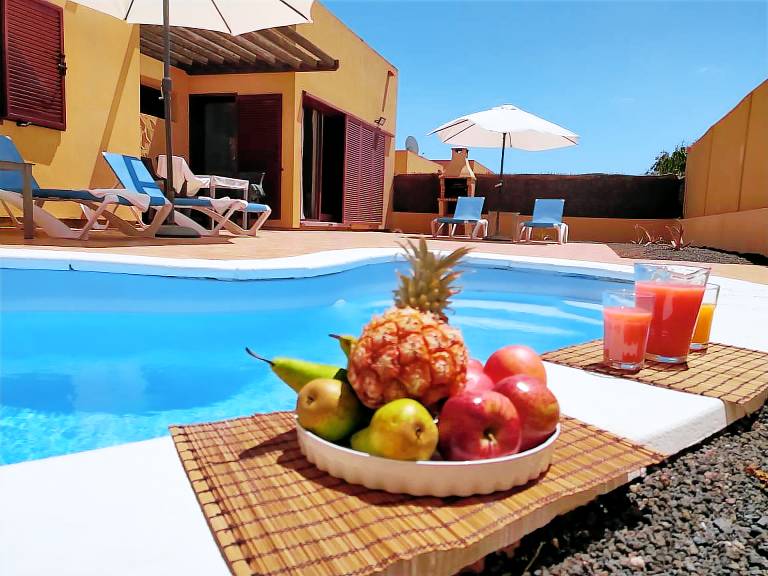Fully equipped charming villa with private pool, yard & BBQ | Pets are welcome — photo 2
