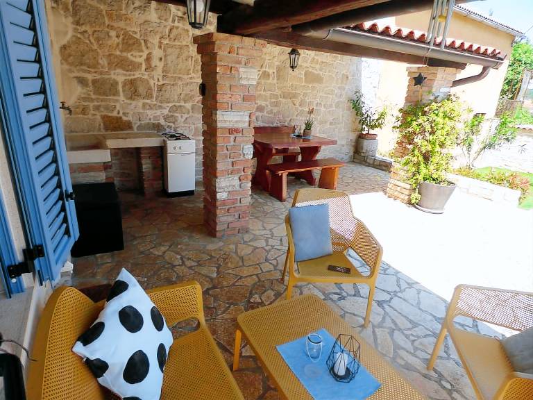 House with yard, BBQ & terrace | Beach nearby | Dogs allowed — photo 5