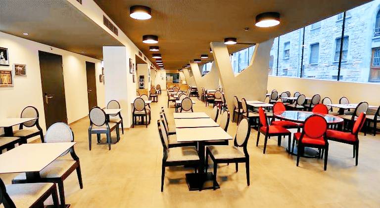"The Freddie Mercury" Hotel — photo 5