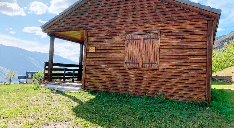 Chalet with pool in Foix