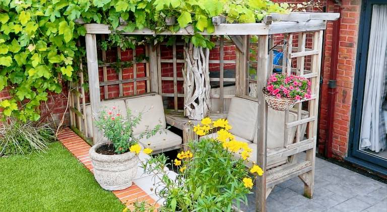 Vacation home with hot tub | Pets are welcome — photo 4