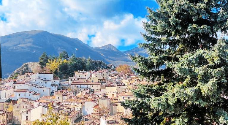 Rental apartment with 1 room for 4 persons in L'Aquila