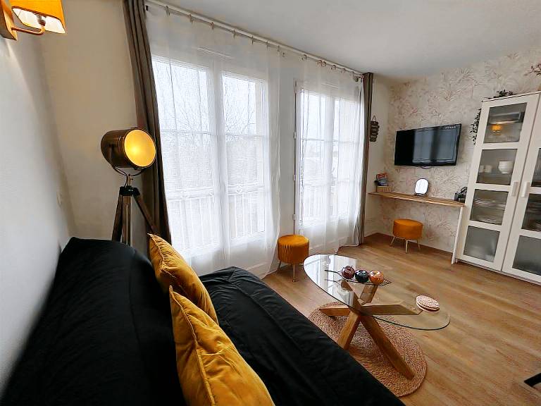 Holiday apartment with pool — photo 5