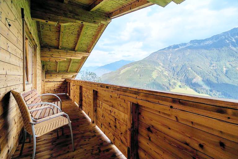 Chalet with garden, sauna & BBQ | Mountain view — photo 5