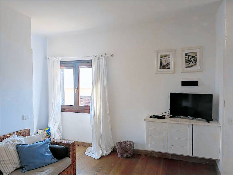 Rental apartment with pool & patio | Sea view — photo 3
