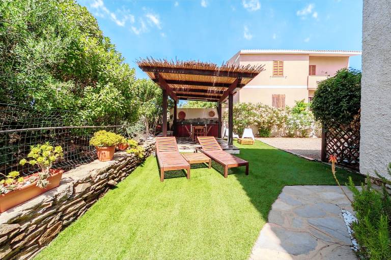 Apartment "Stintino Sea Front Apartments B" with Sea View, Balcony and Shared Garden in Stintino