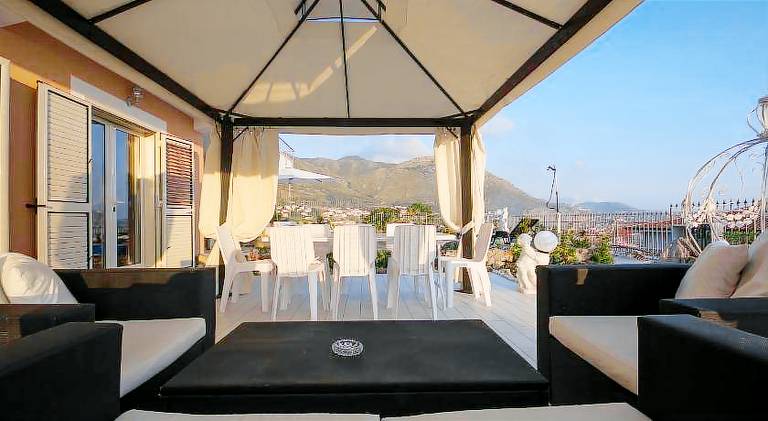 Child-friendly spacious villa with pool, yard & terrace | Dogs allowed — photo 3