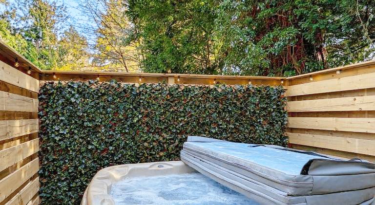 Charming house with hot tub | Pets are welcome in Perth