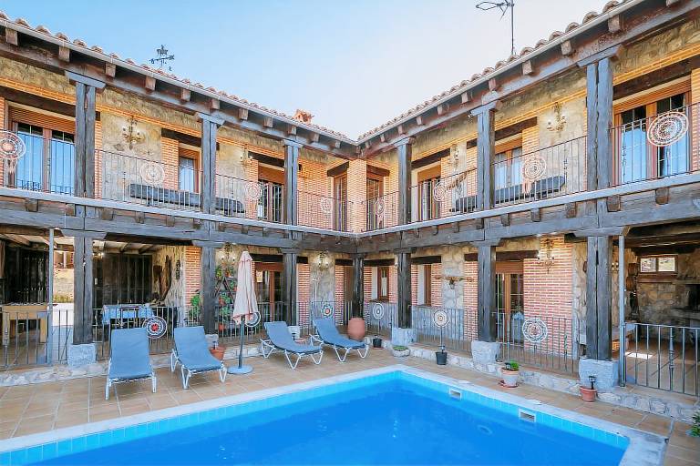 Family-friendly wonderful vacation home with barbeque, fast internet & private pool | Garden view | Dogs allowed — photo 2