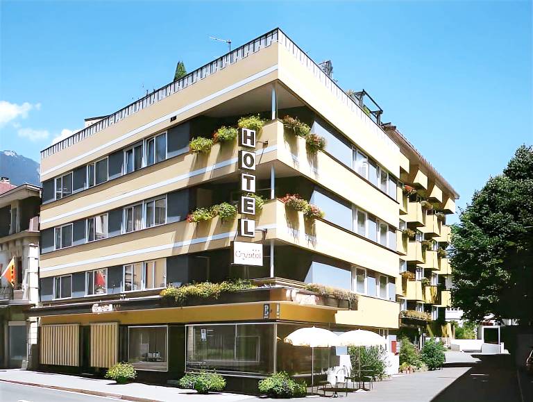 Crystal — photo 2