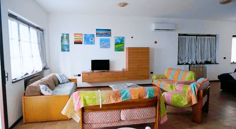 Rental apartment with garden, terrace & pool — photo 2