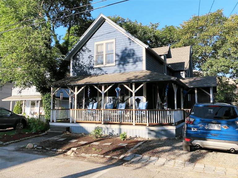 Cabin Vineyard Haven