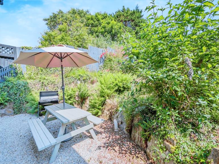 Cottage with yard in Tintagel