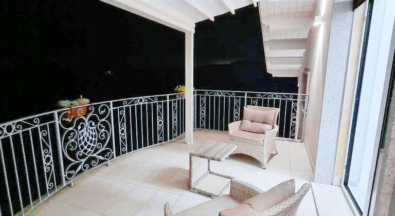 Serviced apartment with terrace & yard | Pet-friendly — photo 3